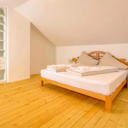 Apartment Mozart 3 - By Alpen